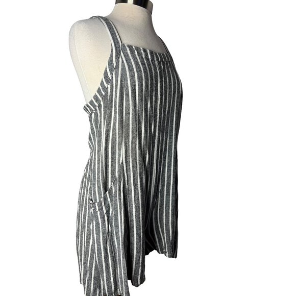 Abound Romper Shorts Women's Large Gray White Stripes Straps Open Back Pockets T - Picture 7 of 14